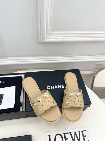 Chanel 26s Flat Sandals Beige Lambskin Charm-Decorated