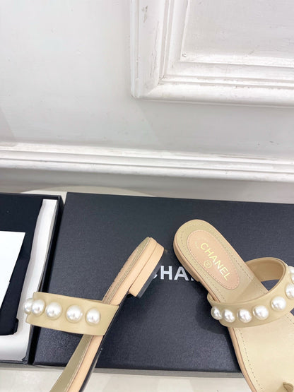 CC 26s Pearl Embellished Sandals Beige Sheepskin 947068
