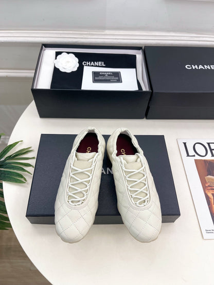 CC 26s Sneakers Cream Quilted Lambskin 946989