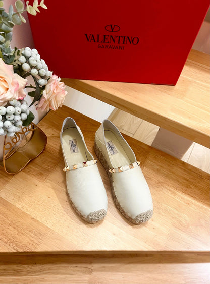 FLAT ESPADRILLE IN WHITE CALFSKIN 2 CM WITH STUDS