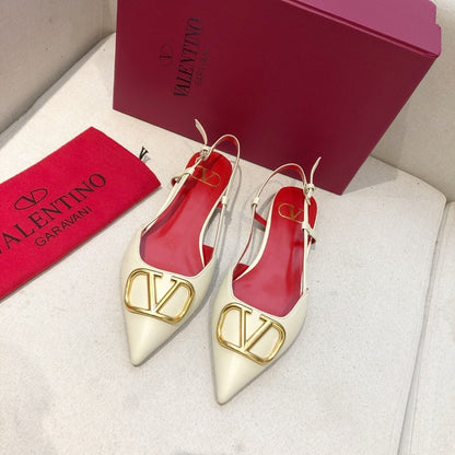 VLOGO SIGNATURE WHITE CALFSKIN FLAT SLINGBACK PUMP WITH GOLD LOGO