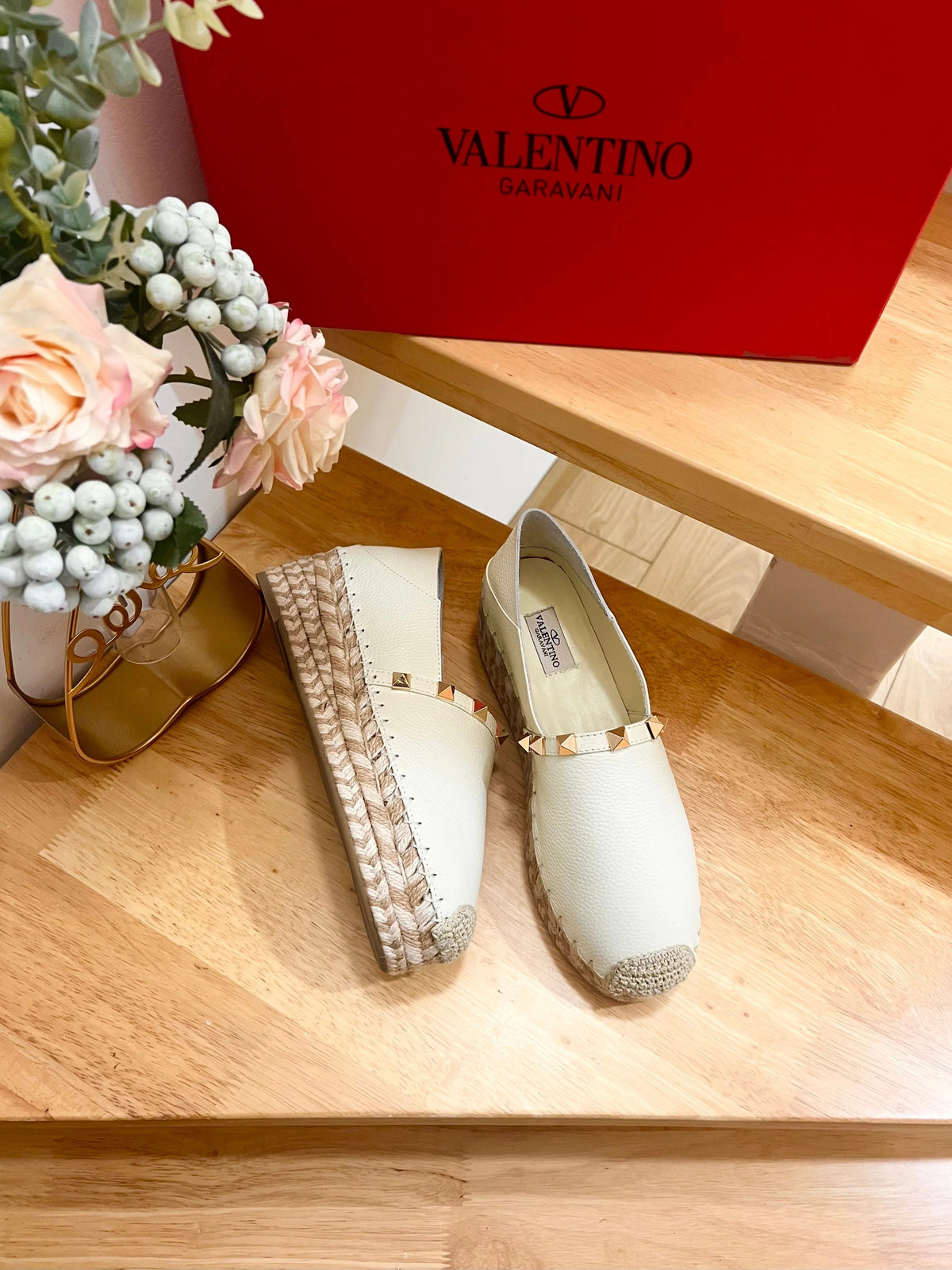 FLAT ESPADRILLE IN WHITE CALFSKIN 2 CM WITH STUDS