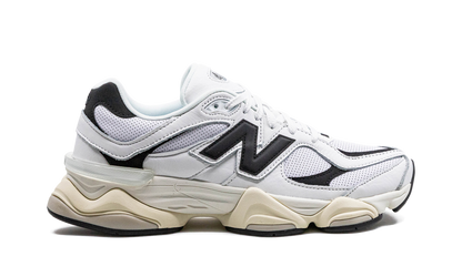 9060 "White / Black" U9060AAB