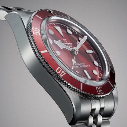 Black Bay 58 39mm - Burgundy on Bracelet