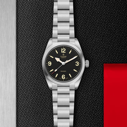 Ranger 36mm - Black on Bracelet
