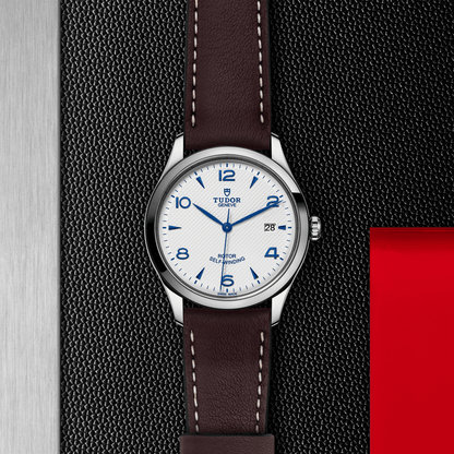 1926 39mm - Opaline on Leather Strap