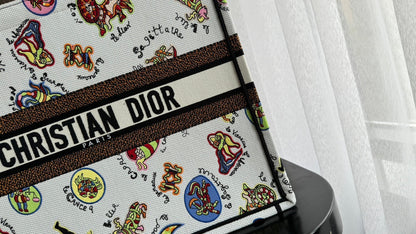 Large CD Book Tote 42cm White Multicolor Dragon Zodiac Embroidery
