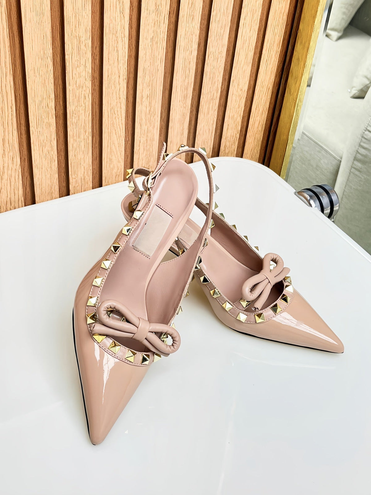 Rockstud Bow Slingback Rose Cannelle Calfskin With Matching Studs