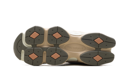9060 (Foot Locker Exclusive) GS "Flat Taupe / Light Sparrow" GC9060CW