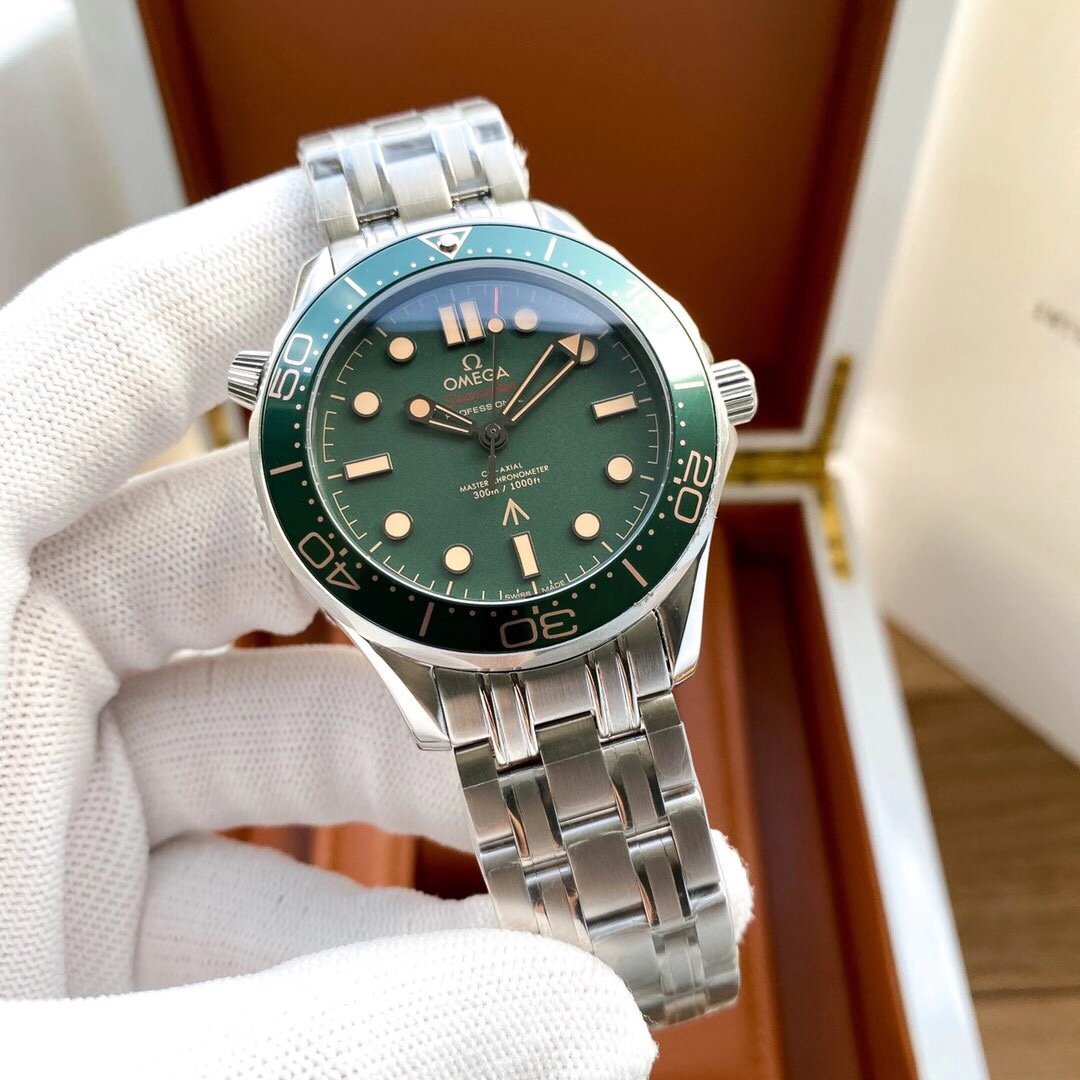SEAMASTER DIVER 300 STAINLESS STEEL KHAKI DIAL