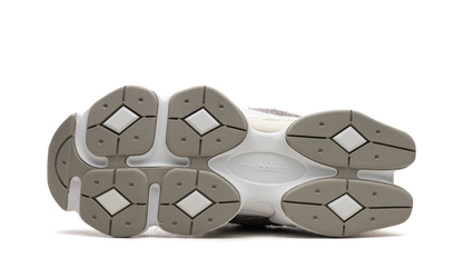 9060 "Grey / White" U9060YGA